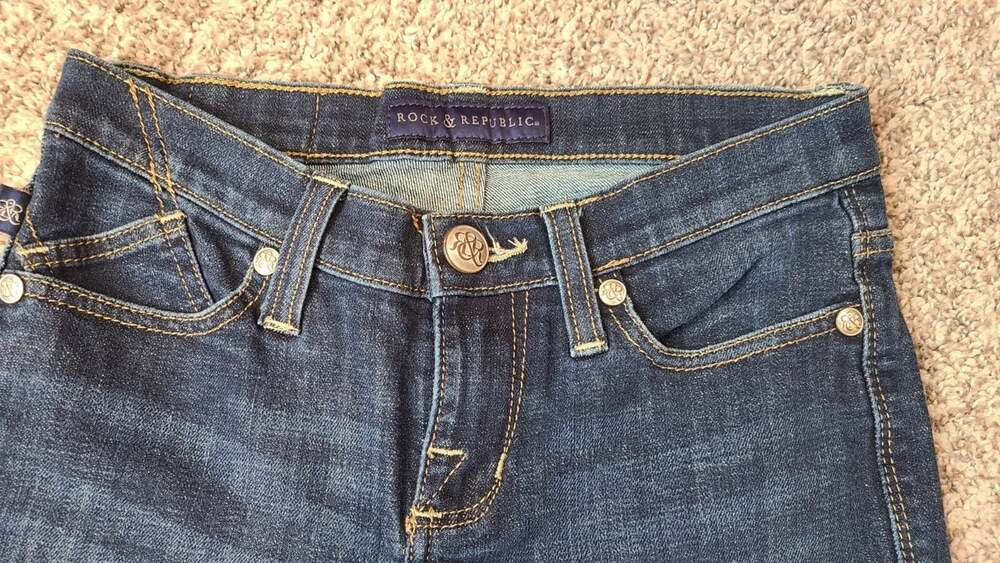 Rock & Republic Kasandra Bootcut Blue Jeans Womens Size 2 M - Picture 2 of 9